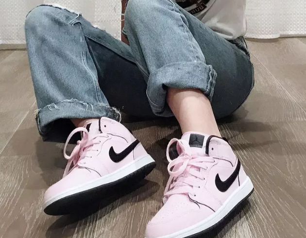 champs sports官网 jordan aj 1 mid gs aj1樱花粉中童款篮球鞋热卖